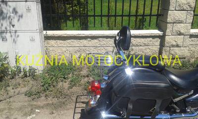 BAGAŻNIK  POD KUFER DO OPARCIA FABRYCZNEGO SUZUKI (STANDARD)